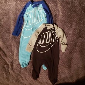 Baby boy Nike sleep and play bundle